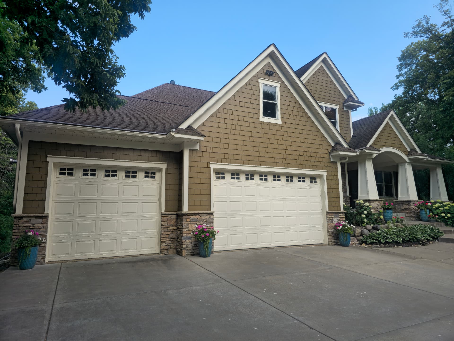 Craftsman Shingle Siding and Trim Painting in North Oaks, MN