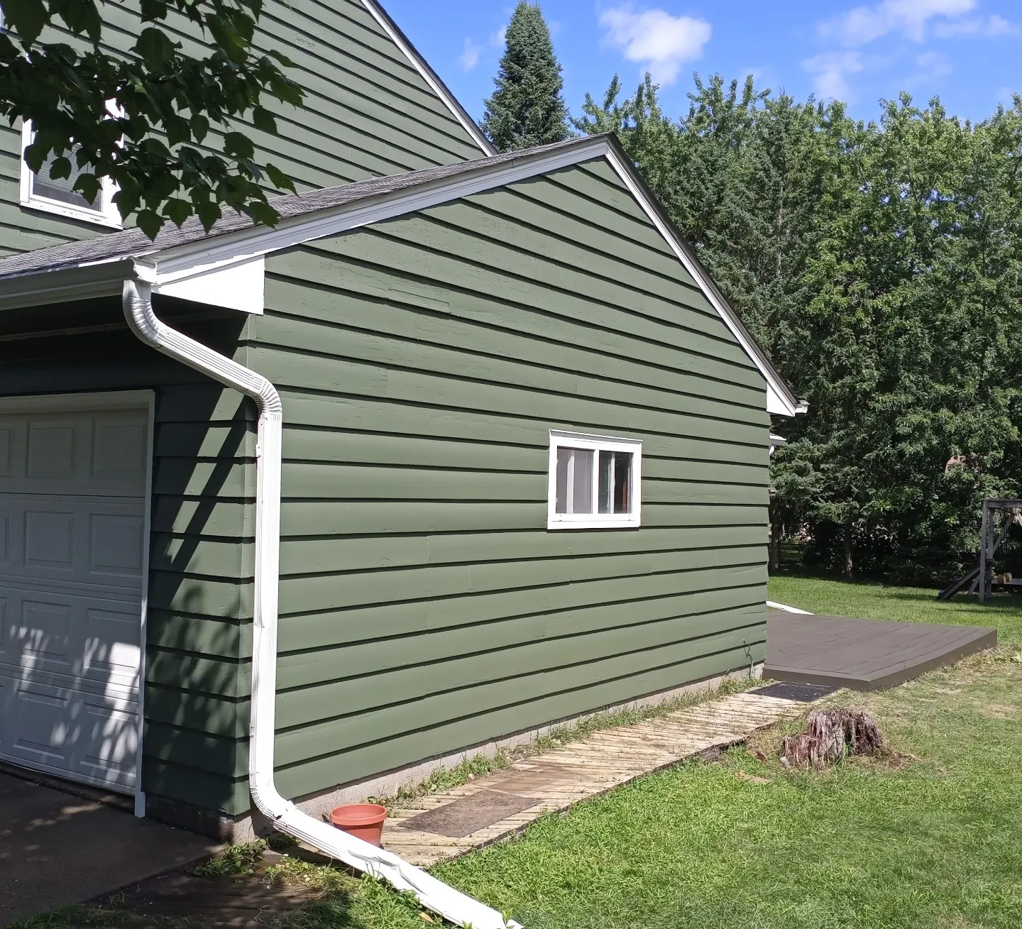 Professional painting crew collaborating on residential project in Shoreview, MN